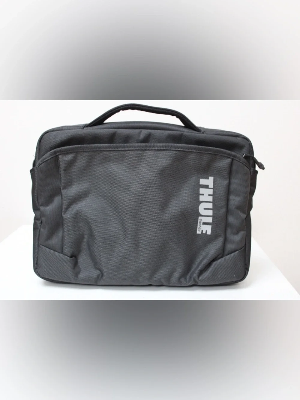 NWOT Thule Subterra  Attaché
